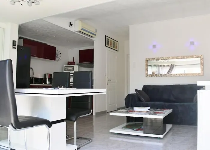 108, Port Soleil Au Village Naturiste